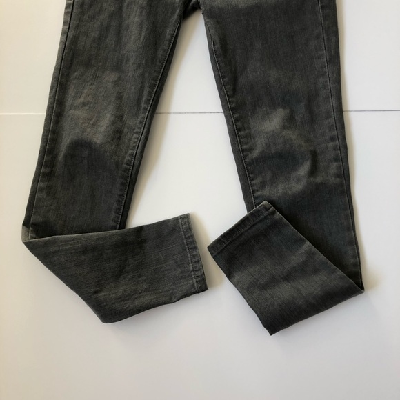 Levi’s legging style denim. EUC like new - Picture 2 of 5